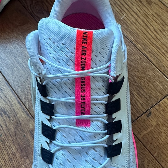 Nike Women's Air Zoom Pegasus 38 Shoes - White and Pink - Picture 2 of 8